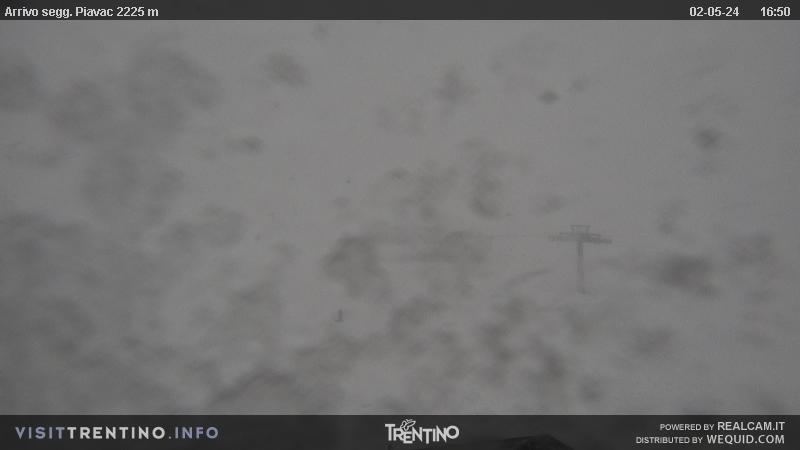 Webcam Moena - Lusia - Piavac - Altitude: 2,210 metresArea: Le CunePanoramic viewpoint: static webcam. Piavac chair lift arrival, ski area Alpe Lusia - San Pellegrino. From this area it’s possible to ski to Bellamonte or in direction of 