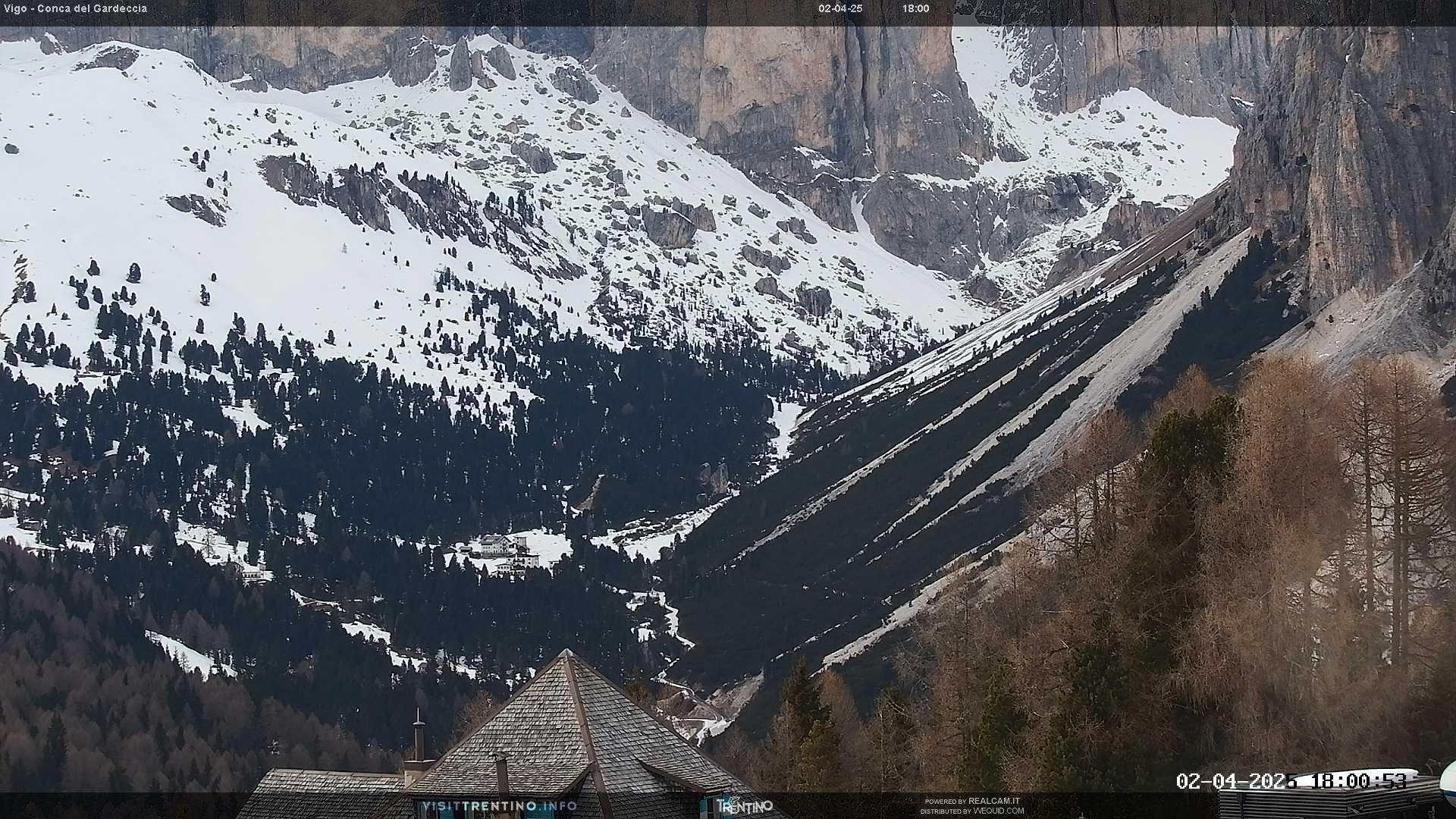  Webcam Vigo di Fassa - Catinaccio - Conca del Gardeccia. Ciampedie.